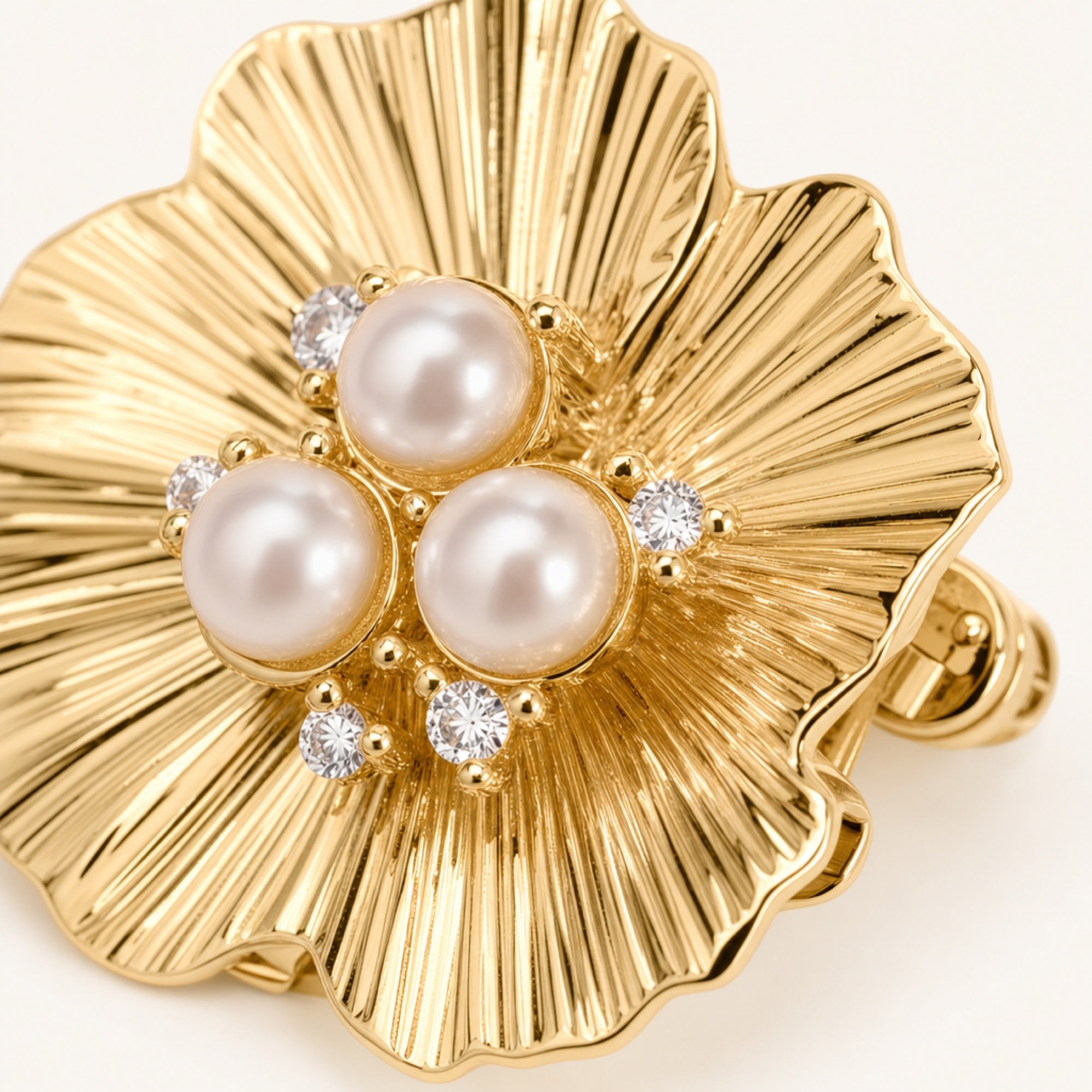 Pearl Garden Button Covers in Golden Leaf Pearl, macro product detail