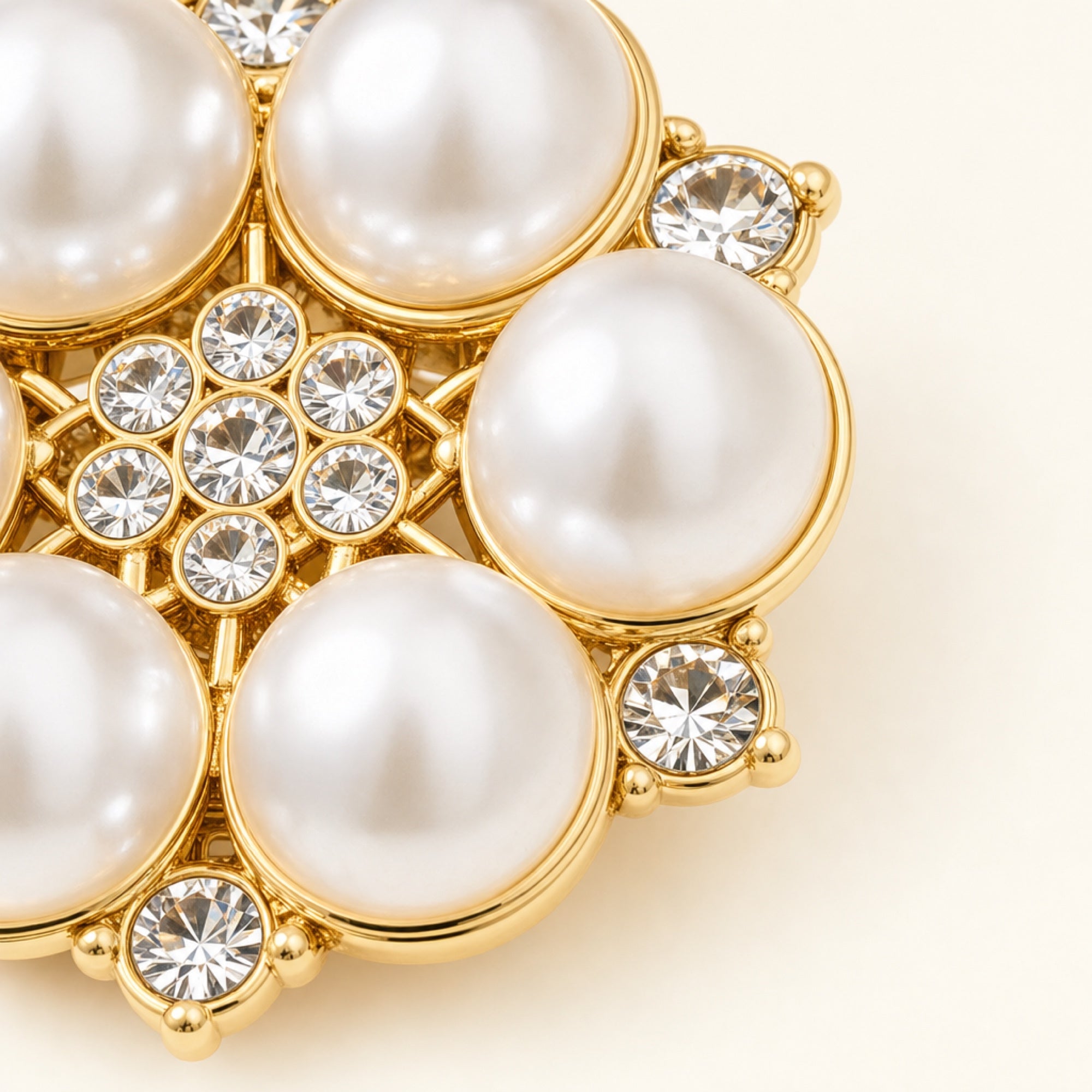 Pearl Garden Button Covers in Pearl Crystal, macro product detail